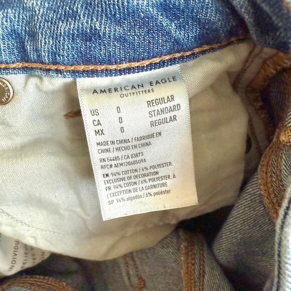 American Eagle Distressed Mom Jeans - Picture 7 of 7